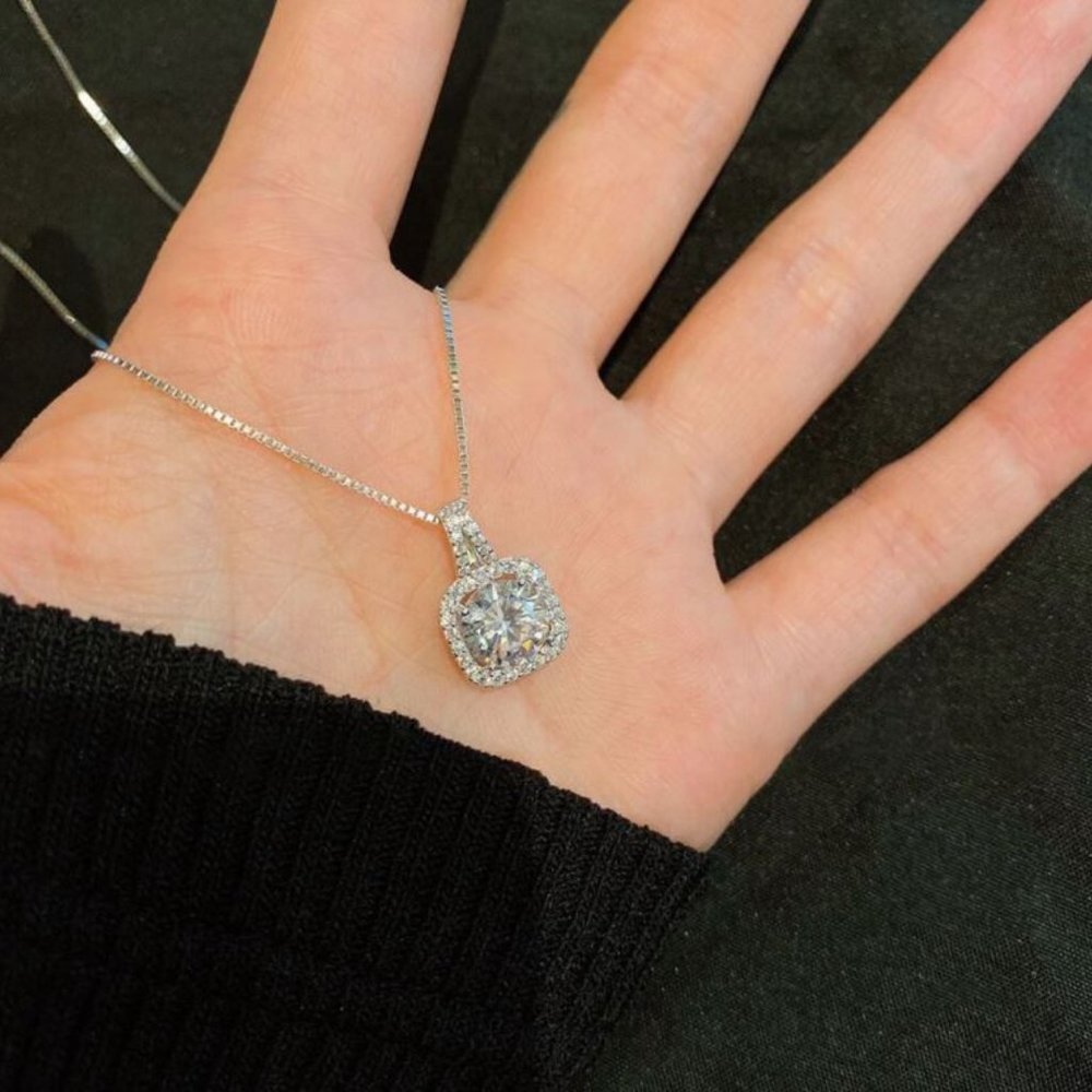925 Sterling Silver Diamond Pendant Necklace